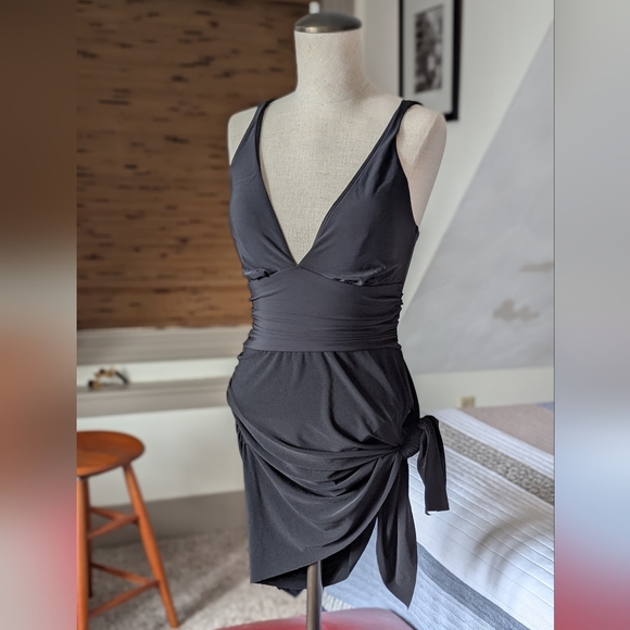 Magic Suit black shaping swimsuit with attached skirt size 8 - Picture 5 of 9